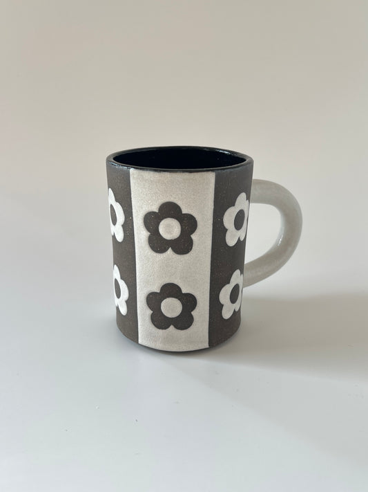 Flower stripe mug - charcoal